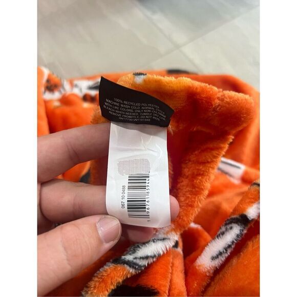 Trick Or Treat Halloween Holiday Throw Blanket - Picture 5 of 5